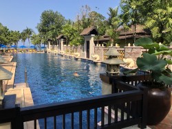 Centara Seaview Pool 